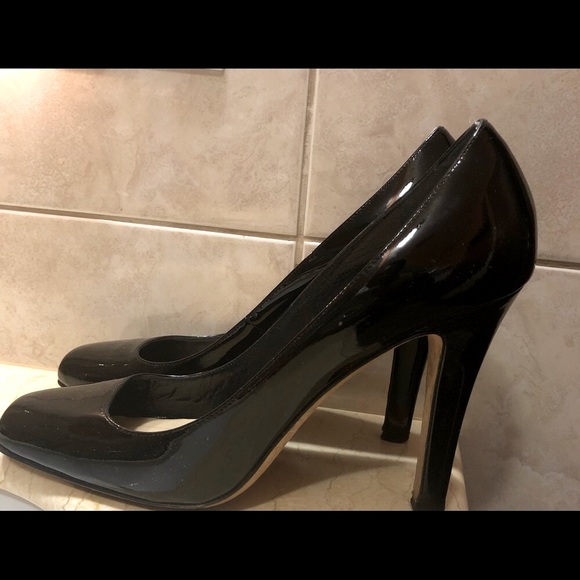 Kate Spade/ Black Patent Heels - Picture 4 of 6